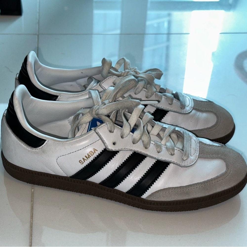 Adidas sambas size 8.5 women’s